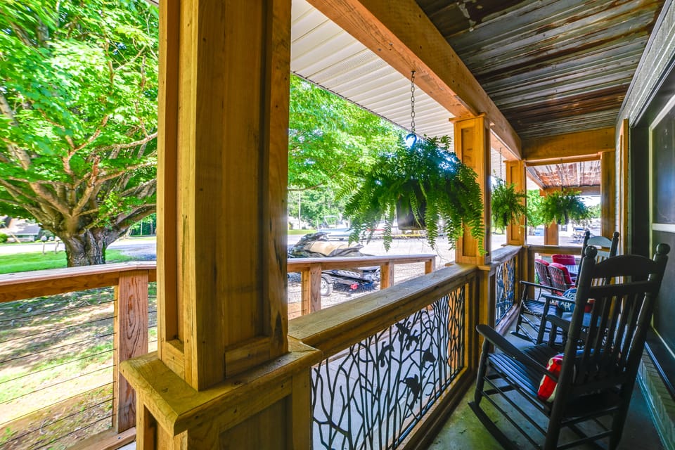 Kentucky Lake Boathouse: Fisherman's Dream House in Kentucky