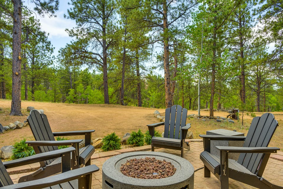 Refined Mountain-View Retreat in Florissant! House in Colorado