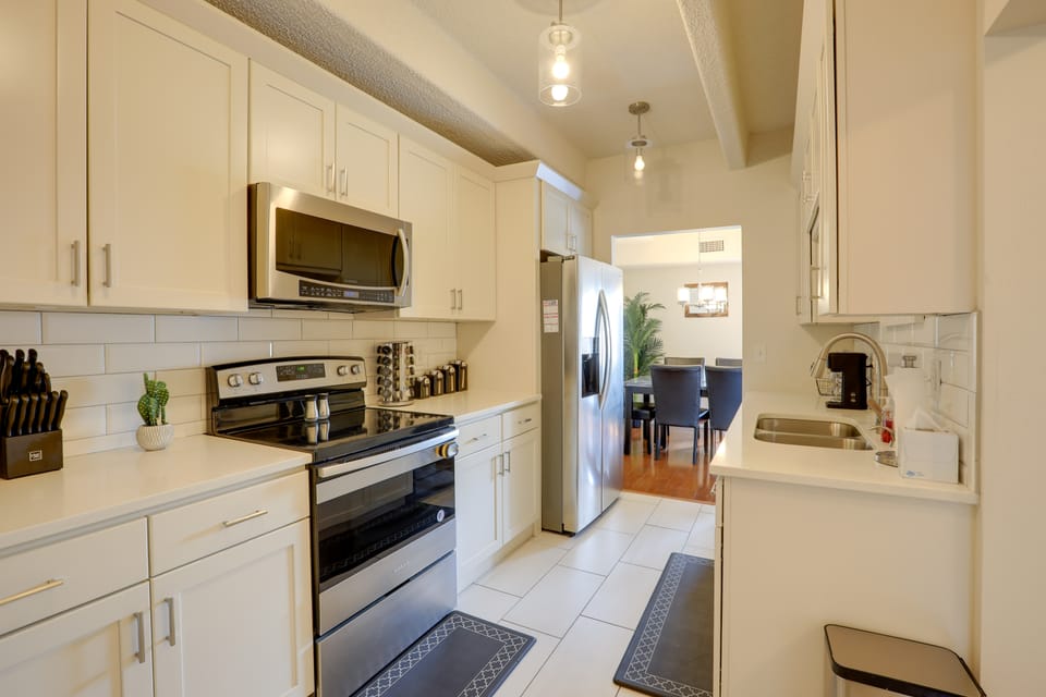 Community Pool + Perks: Spacious Denver Condo Apartment in Denver