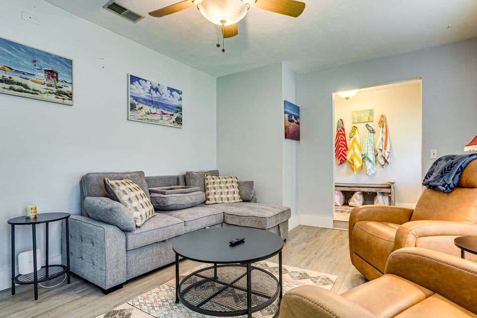 Family Haven Near Daytona Beaches! Game Room, Pool House in Port Orange