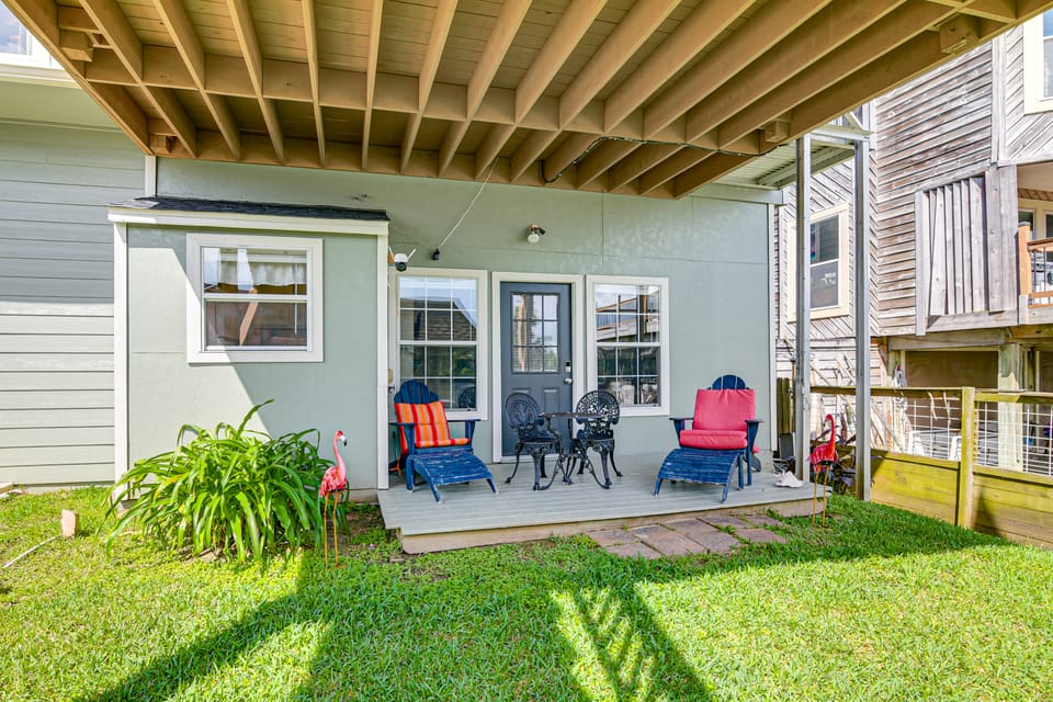 Waterfront 2-Unit Combo w/ Dock in Dickinson House in League City