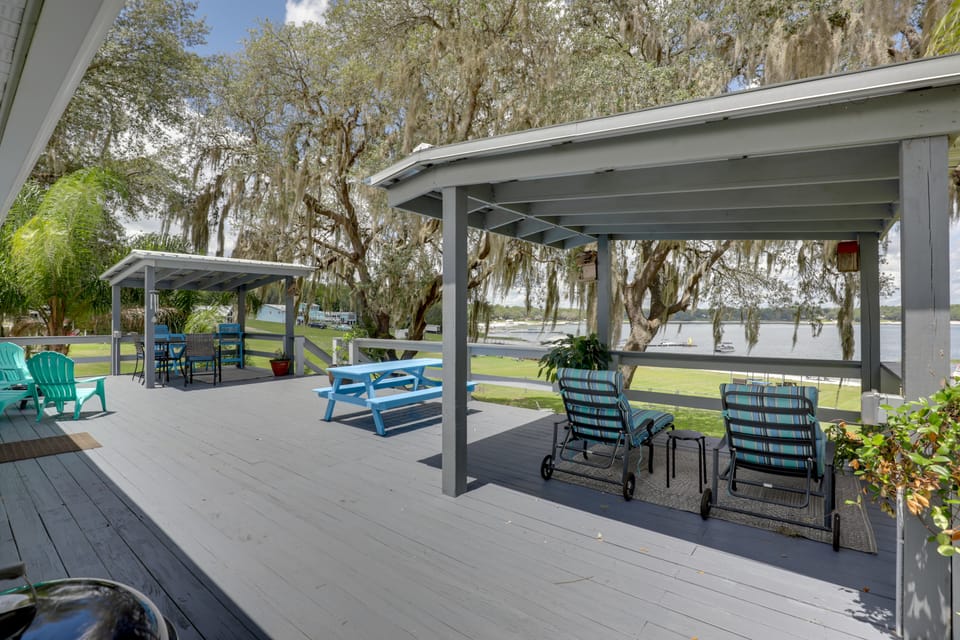 Private Beach & Dock! North Florida Lake House House in Florida