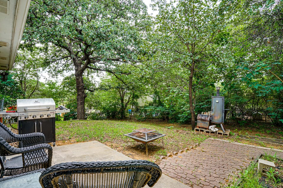 Quiet Countryside Home, 5 Mi to Lake Arlington! House in Arlington