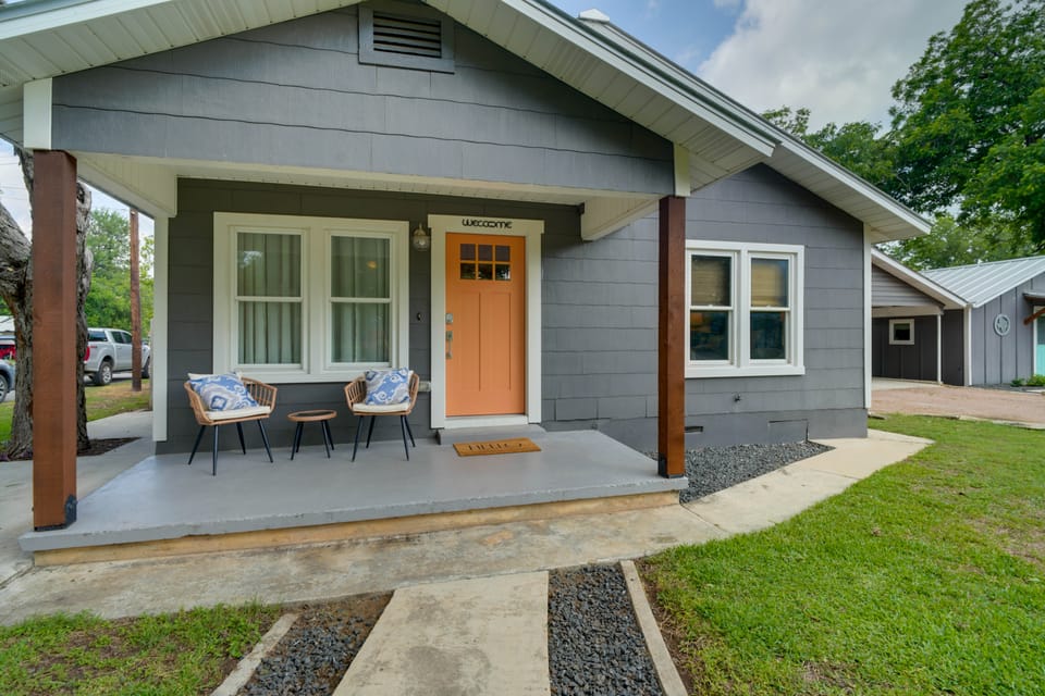 Extended Hill Country Haven! Modern Home By Gruene House in New Braunfels