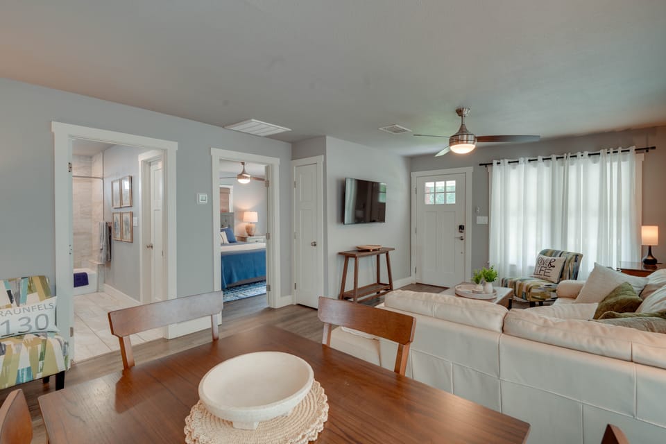 Extended Hill Country Haven! Modern Home By Gruene House in New Braunfels