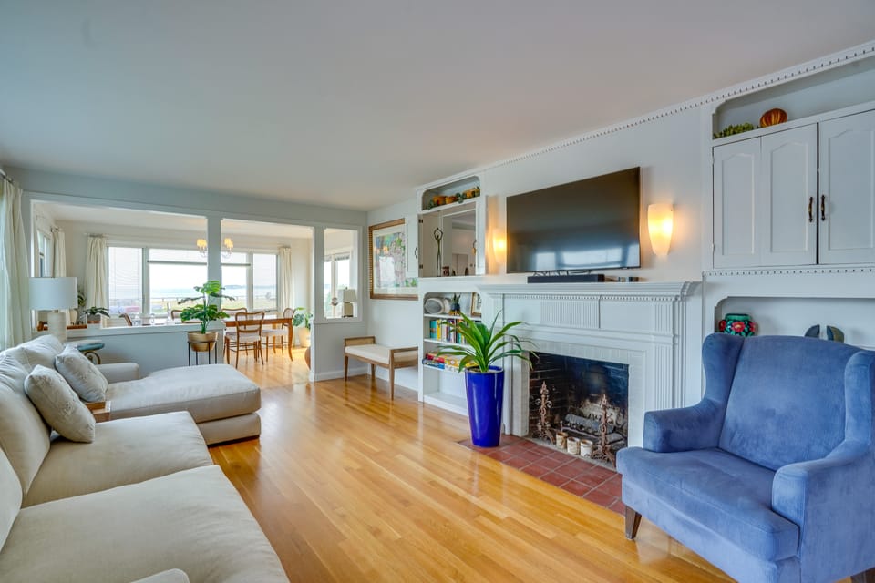 Stroll to the Beach or Enjoy a View of the Sunrise House in Lynn