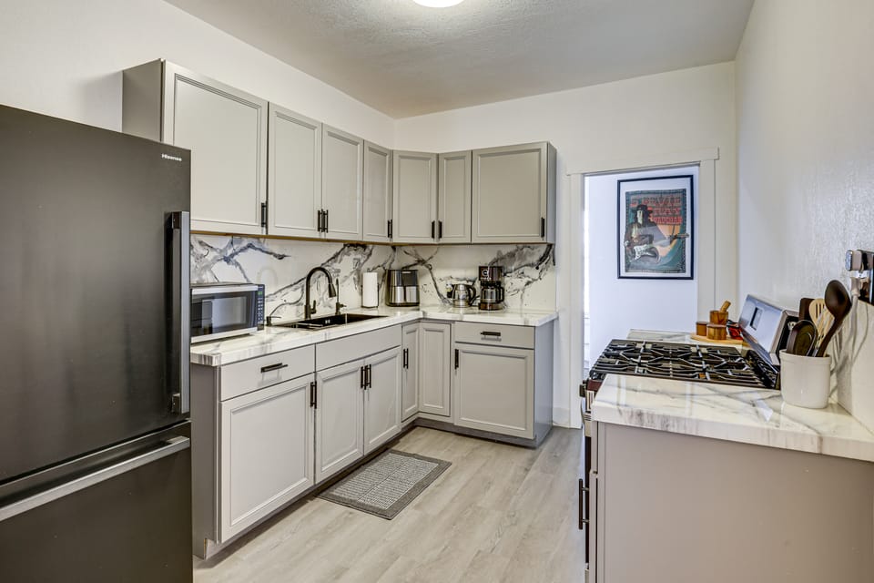 3 Mi to Dtwn El Paso! Quiet Home w/ Fenced Yard House in El Paso
