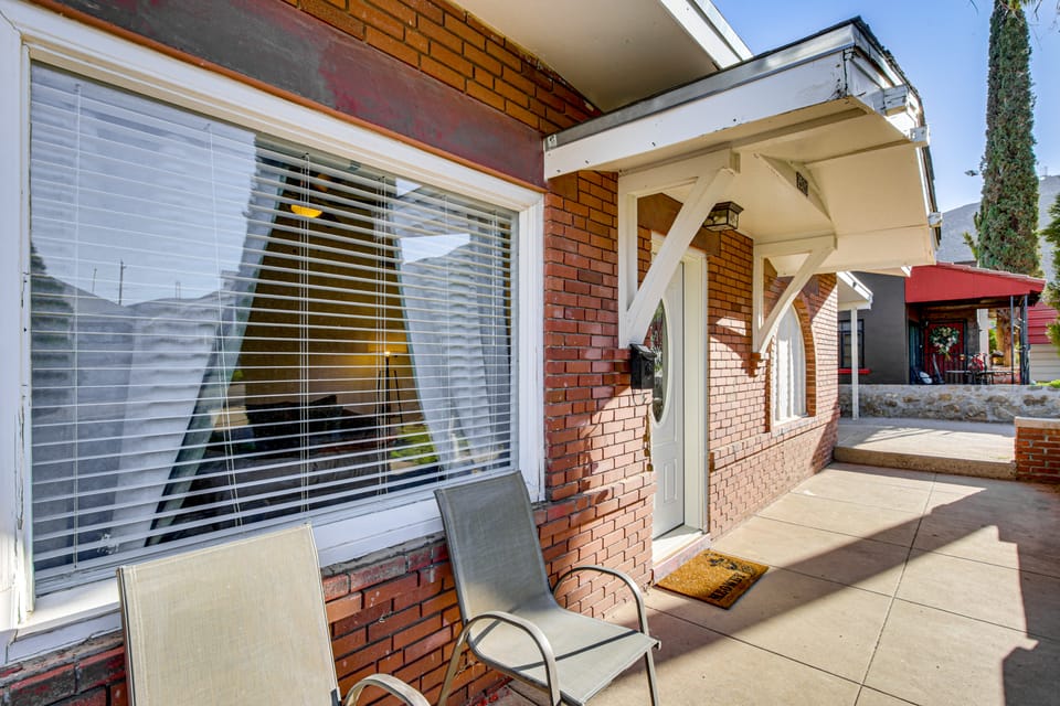 3 Mi to Dtwn El Paso! Quiet Home w/ Fenced Yard House in El Paso