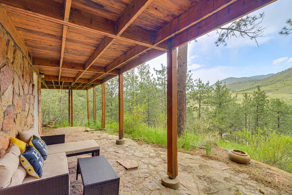 Fire Pit w/ Mtn Views! Cascade Couple's Getaway Apartment in Cascade-Chipita Park