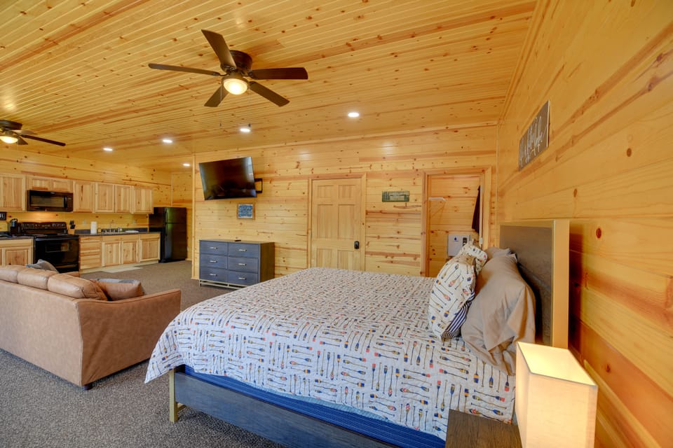 Claytor Lake Studio w/ Dock Access & Hiking Nearby House in Claytor Lake