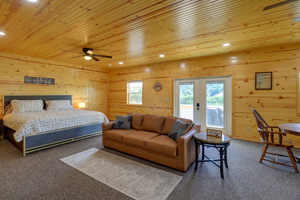 Claytor Lake Studio w/ Dock Access & Hiking Nearby House in Claytor Lake