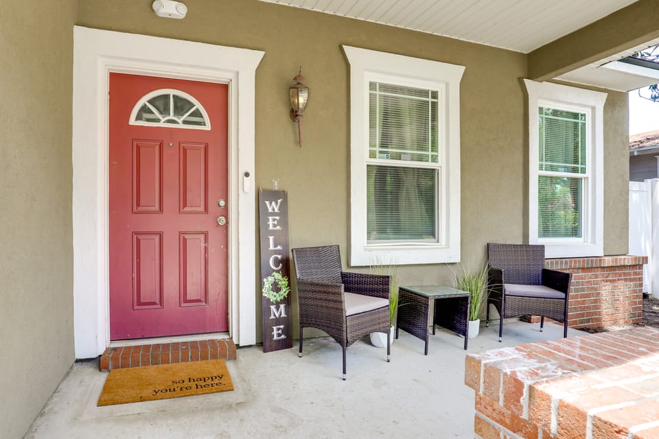 2 Mi to Dtwn! Jacksonville Escape w/ Private Yard House in Jacksonville