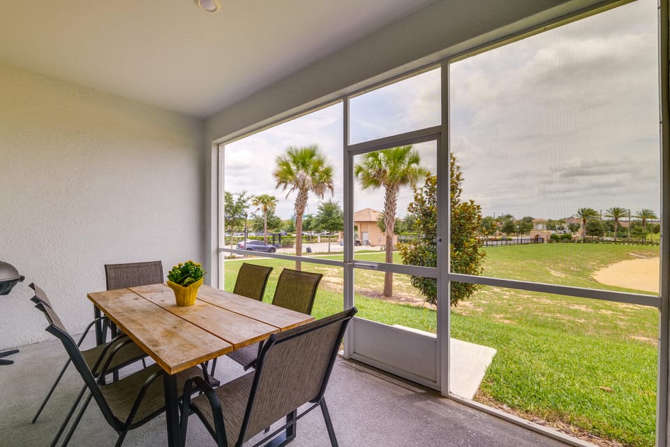 Resort-Style Oasis! Minutes to Disney / Universal! Apartment in Four Corners