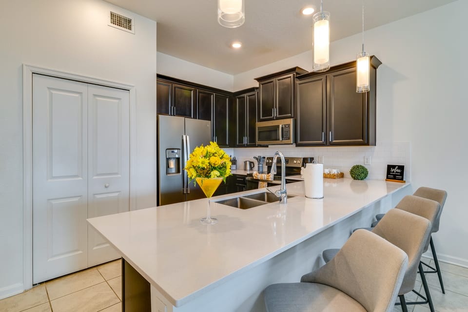 Resort-Style Oasis! Minutes to Disney / Universal! Apartment in Four Corners