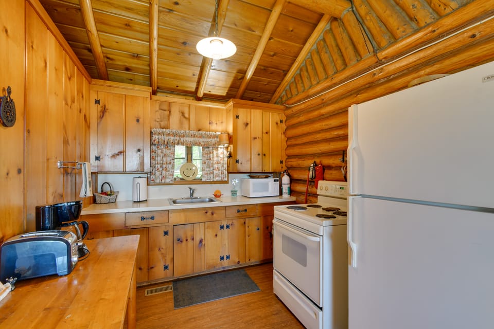 On All-Sports Lake! Lewiston Cabin w/ Boat Dock House in Albert