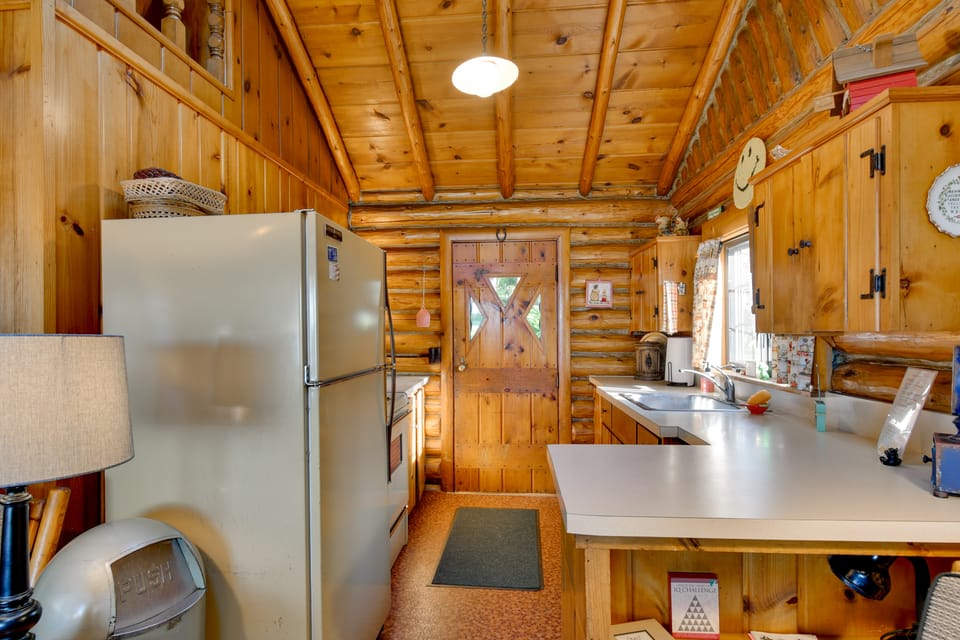 Dock Your Boat! Lakefront Lewiston Cabin House in Albert