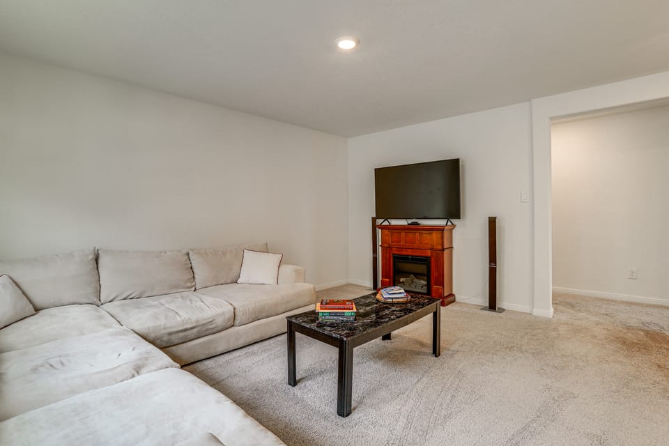 Family Suburban Retreat! 20 Mi to Dtwn Houston House in Houston