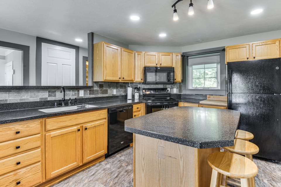Fun w/ Family! 'Country Getaway' in North Bangor House in Adirondack Mountains