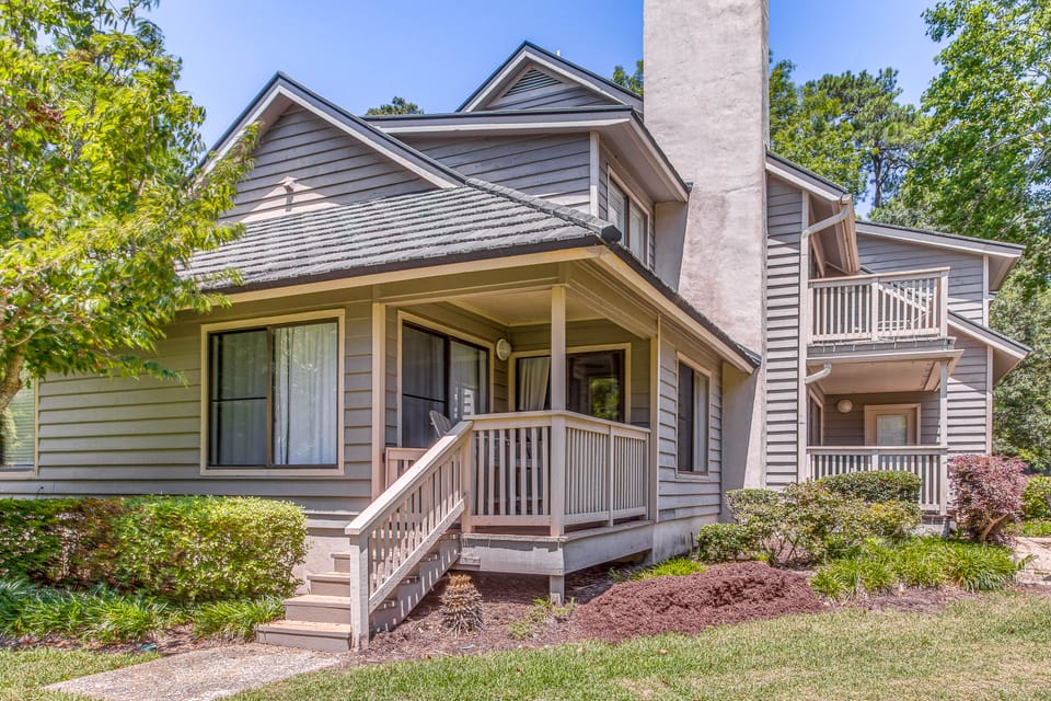 Poolside Days, Ocean Strolls! Myrtle Beach Retreat Apartment in South Carolina