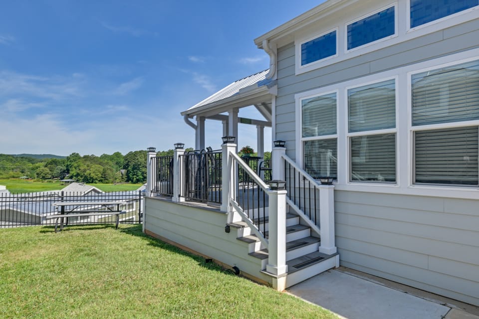 Pool + Fishing Dock Access! Lake Norman Getaway House in Lake Norman