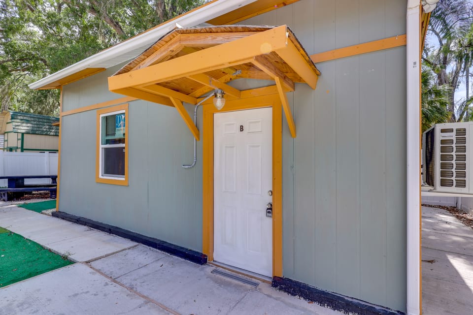 Guest House Near Amphitheatre & Hard Rock Casino! Apartment in Tampa