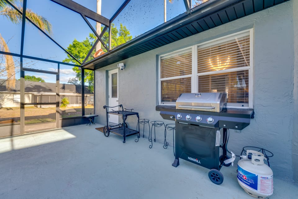 Luxe 4BR Villa Near Disney: Private Pool & Lanai House in Four Corners