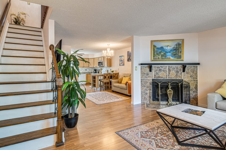 3 Mi to Old Town Arvada! Family Townhome w/ Patio Apartment in Arvada