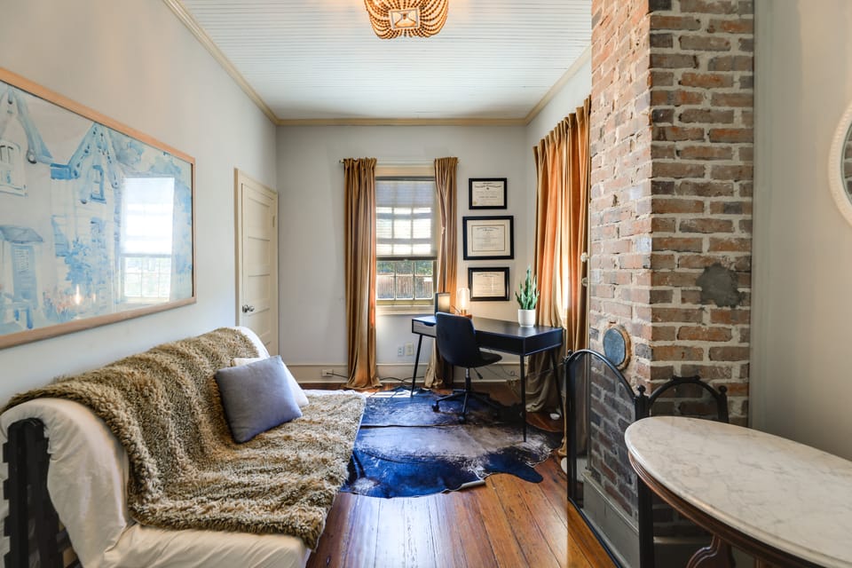 Walk to Downtown New Bern! Historic Family Home House in New Bern