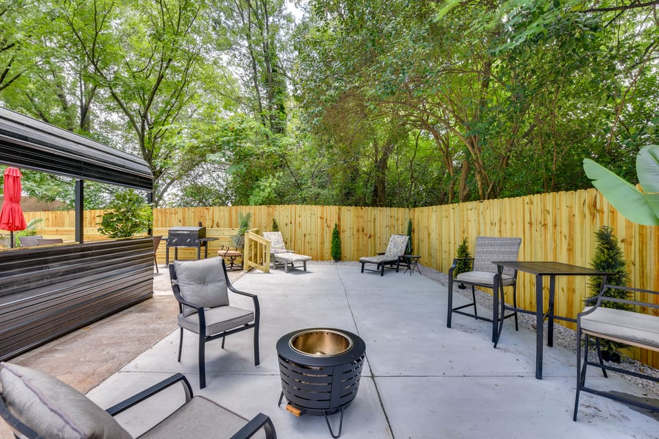Skyline Views + Outdoor Fun: Charlotte Escape! House in Charlotte