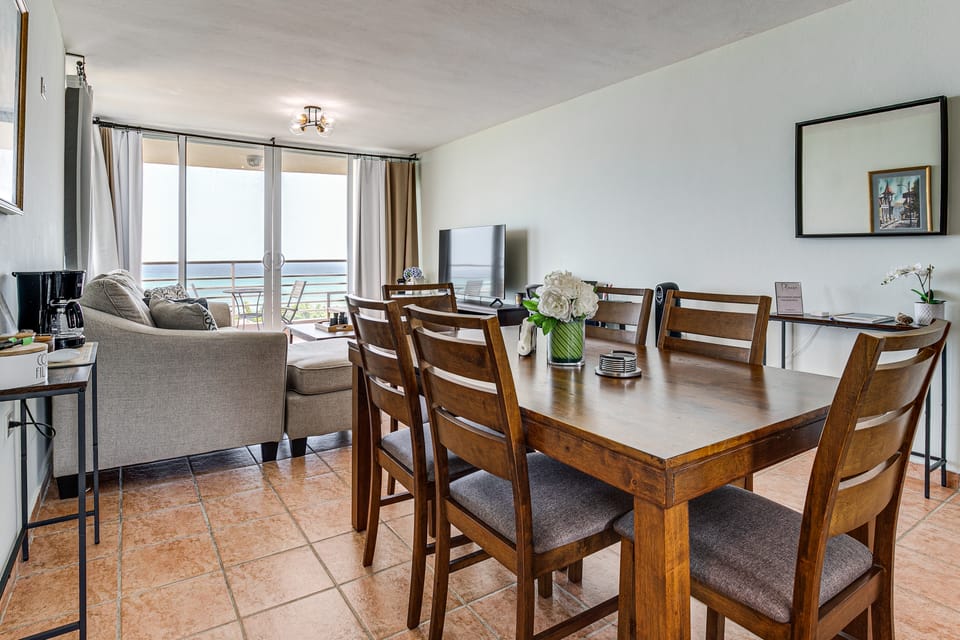Walk to the Beach! Quiet Resort Retreat in Maunabo Apartment in Puerto Rico