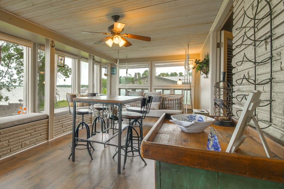 Game Room, Fishing Cabin & Dock on Grand Lake! House in Grove
