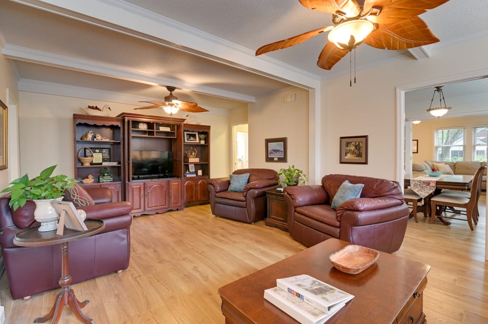 Georgetown Family Getaway 1 Mi to Front Street House in South Carolina