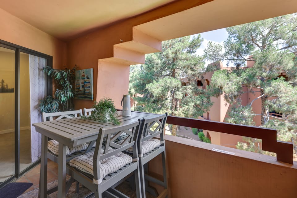 Community Perks! Phoenix Haven w/ Private Balcony Apartment in Phoenix