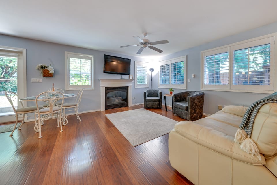 4 Mi to Waterfront & Wineries! Quiet Getaway House in Kirkland