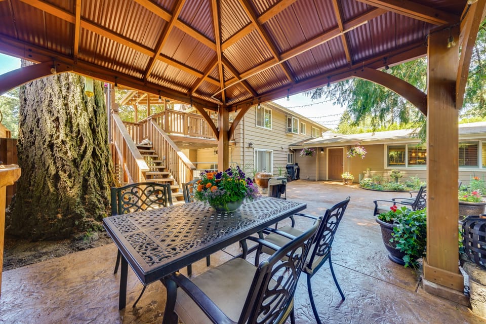 4 Mi to Waterfront & Wineries! Quiet Getaway House in Kirkland