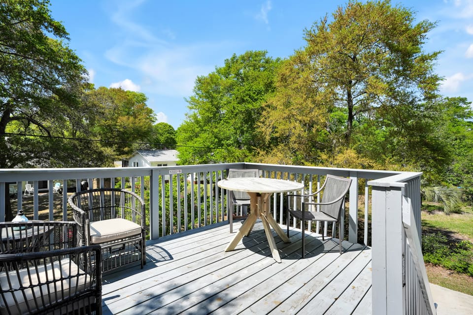 Near Eats, Shops, Golf & Beach: Oak Island Suite! House in Oak Island