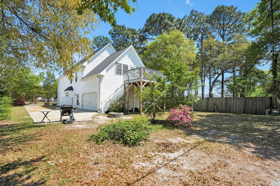Near Eats, Shops, Golf & Beach: Oak Island Suite! House in Oak Island