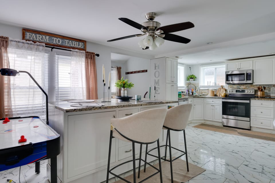 Rhode Island Family Retreat w/ Modern Interior! House in West Warwick