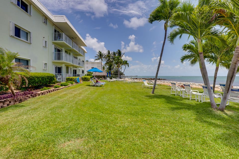 Steps to Pool & Ocean! Key Colony Beach Retreat Apartment in Key Colony Beach