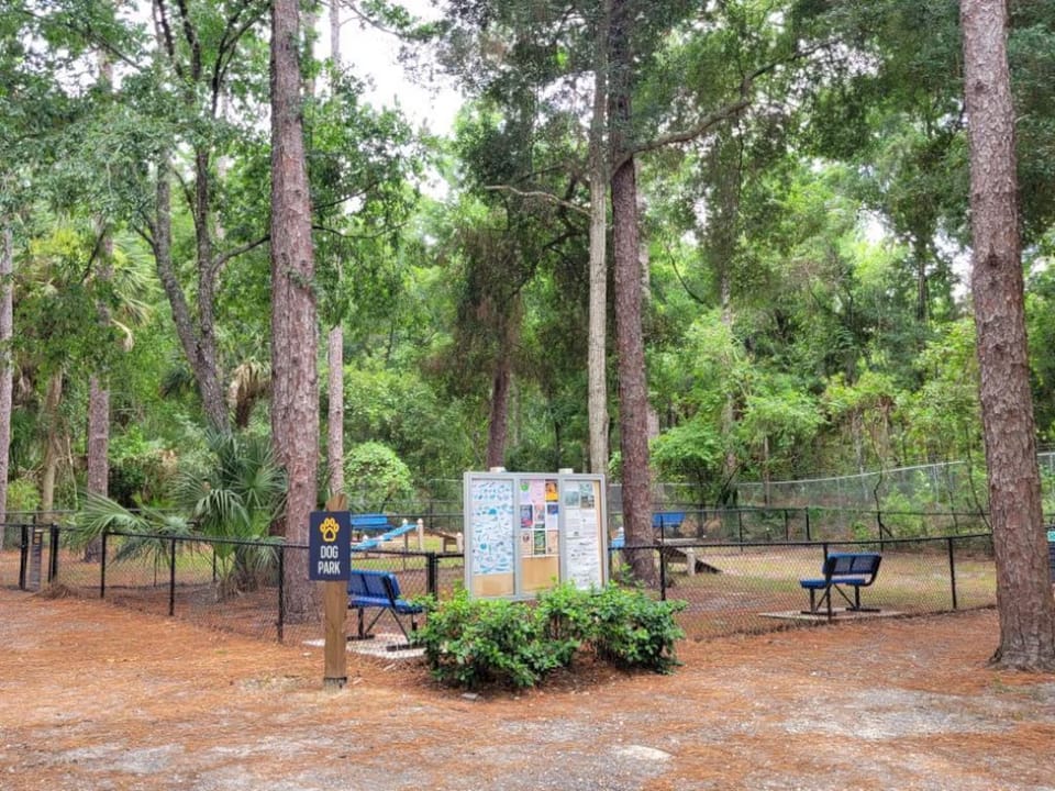 Crystal River Resort Cabin w/ Pool & Boat Parking House in Lecanto