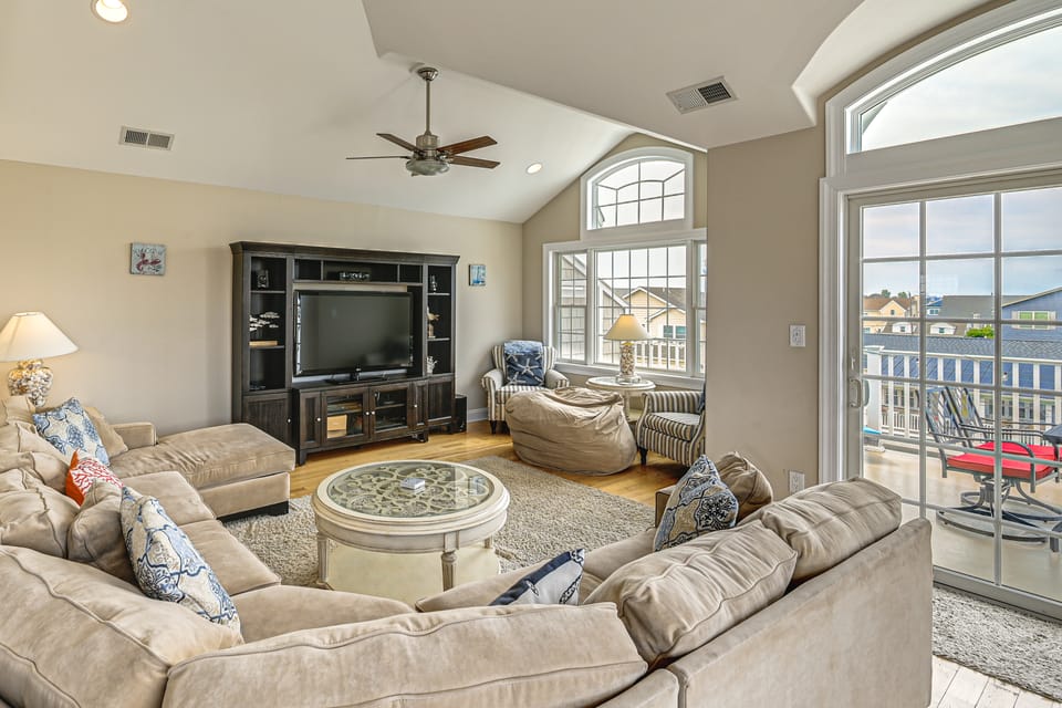 Walk to Brigantine Beach! Family Townhome w/ Views Apartment in Brigantine