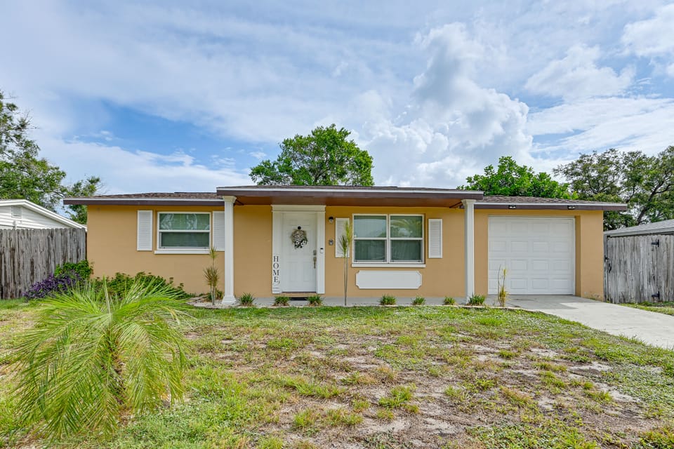 Private Pool! Port Richey Home Near Coast & Trails House in Florida