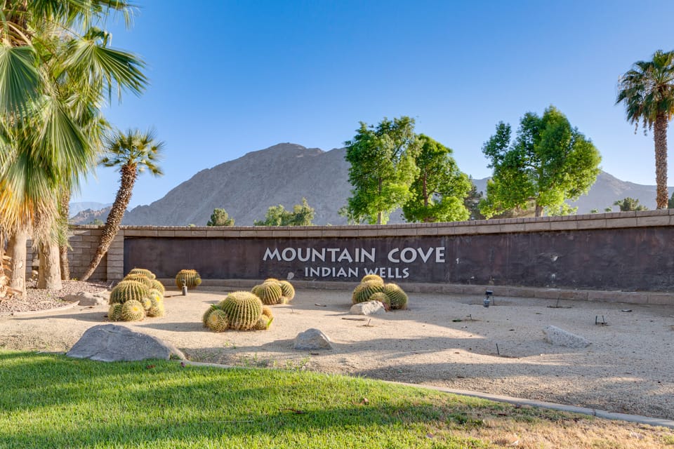 Mid-Mod Mountain Cove Studio with Views Apartment in Indian Wells