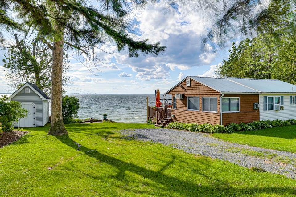 Sunset Views & Deck: Lake Champlain Cottage! Cottage in Lake Champlain