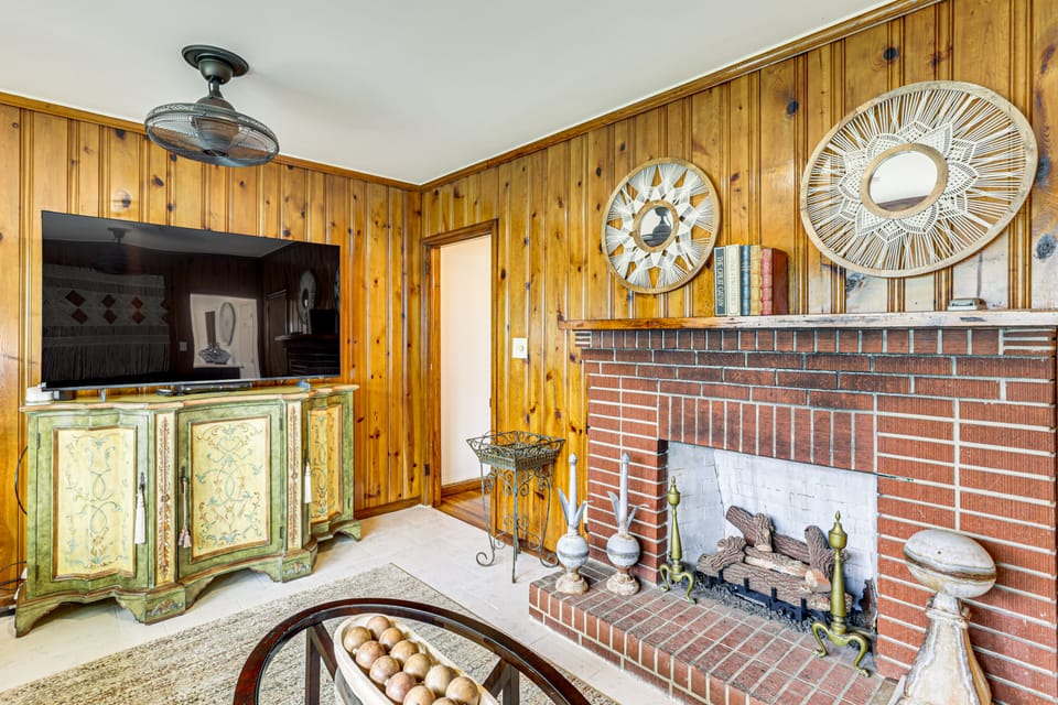 Albany Home w/ Large Yard, 5 Mi to Downtown! House in Albany