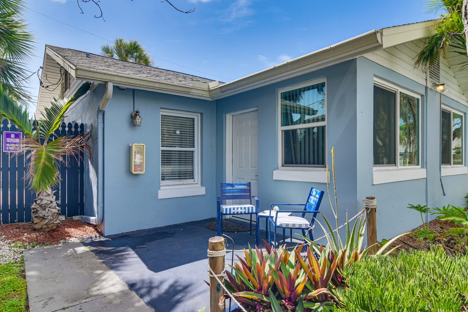 Walk to Beach & Dining! Unique St. Pete Getaway House in Saint Pete Beach