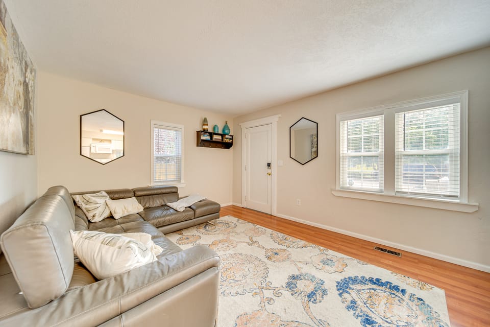 Walk to Parks & Dining! Meridian Home w/ Patio House in Meridian