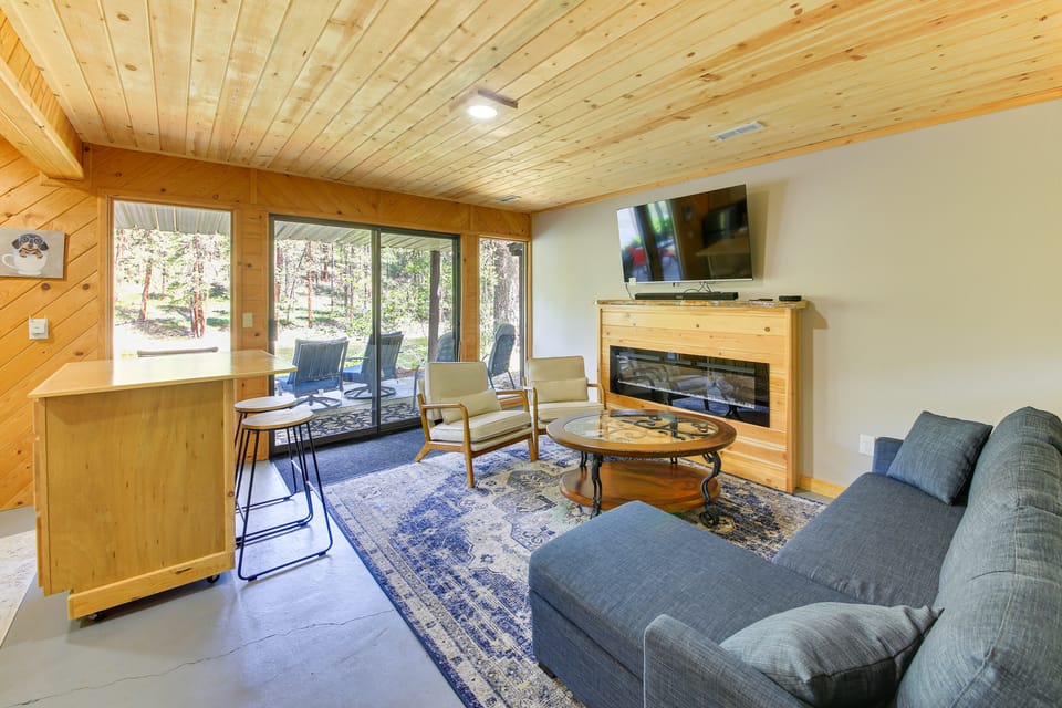 Kettle River Retreat w/ Grill + Outdoor Shower Apartment in Franklin D Roosevelt Lake