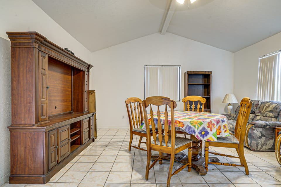 Great for Couples & Duos: Suite Outside El Paso Apartment in El Paso