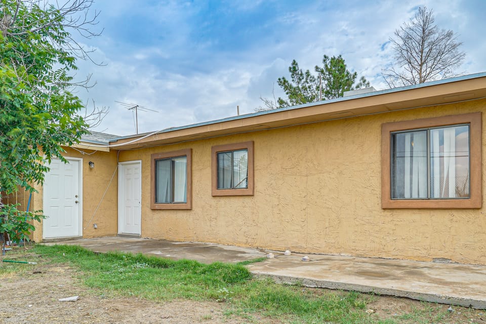 Great for Couples & Duos: Suite Outside El Paso Apartment in El Paso